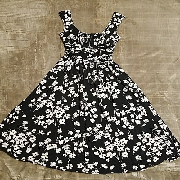 Maggy London Dresses & Skirts - Maggy London dress